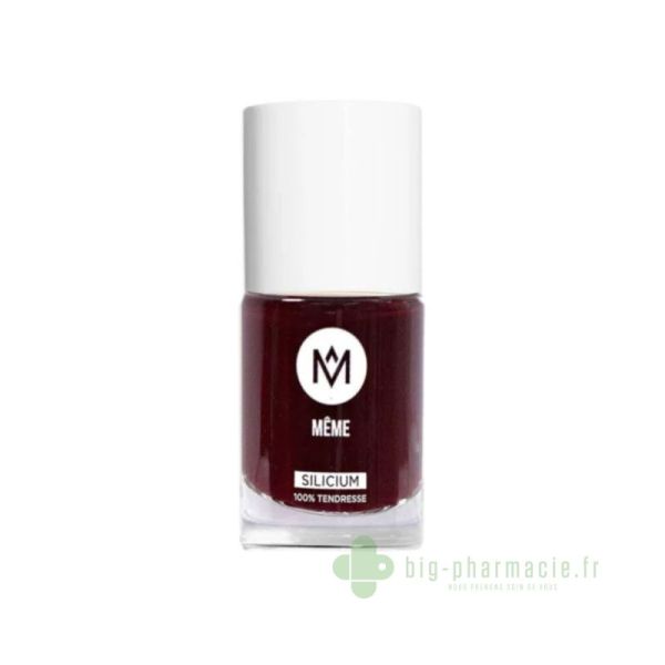 Même vernis à ongles au silicium